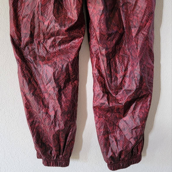 NIKE Python Print Jogger Pants In Burgundy M. - Picture 8 of 9